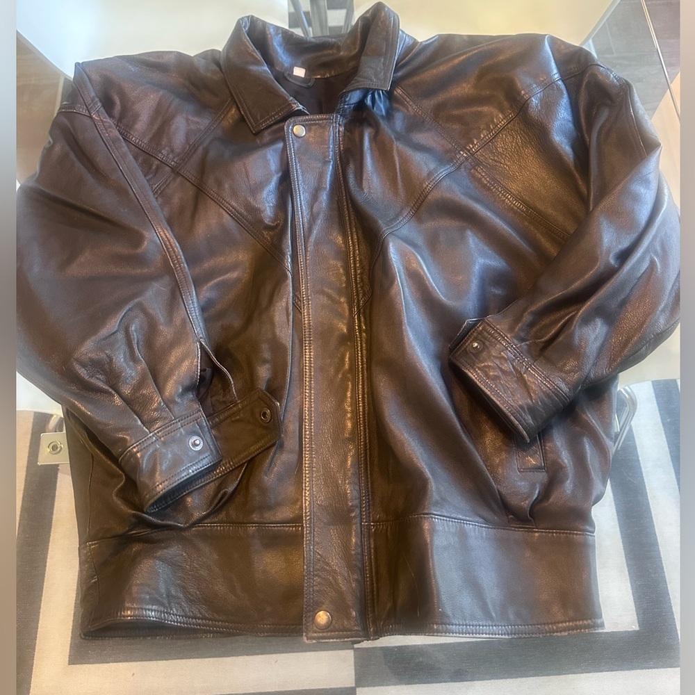 Vintage black leather jacket size M